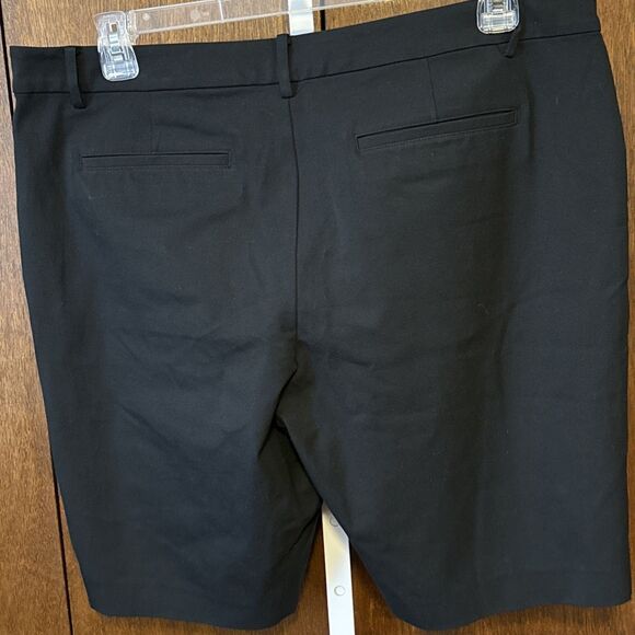 New-LAUREN RALPH LAUREN - BLACK BI-STRETCH TWILL BERMUDA SHORTS- SZ 16 MSRP $79 - Picture 4 of 5